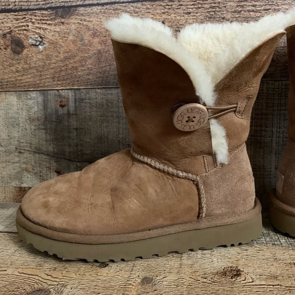 UGG Classic Bailey Button II Booties Chestnut Tan… - image 7